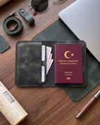 Glow - Bifold Pasaport Kılıfı & Seyahat Cüzdanı | Hakiki Deri & İsme Özel